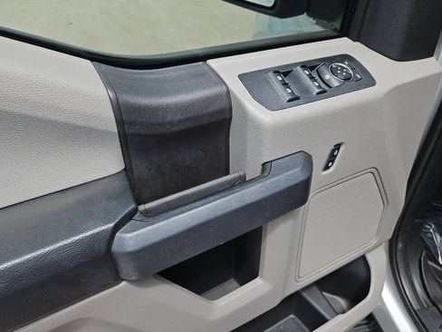 Used 2018 Ford F150 XL w/ Equipment Group 101A Mid AWD/4WD image 10