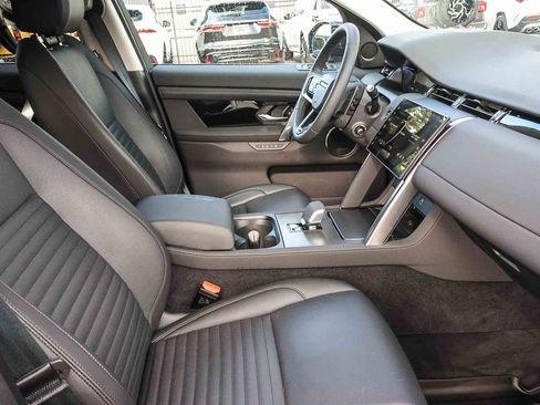 Used 2025 Land Rover Discovery Sport S image 16