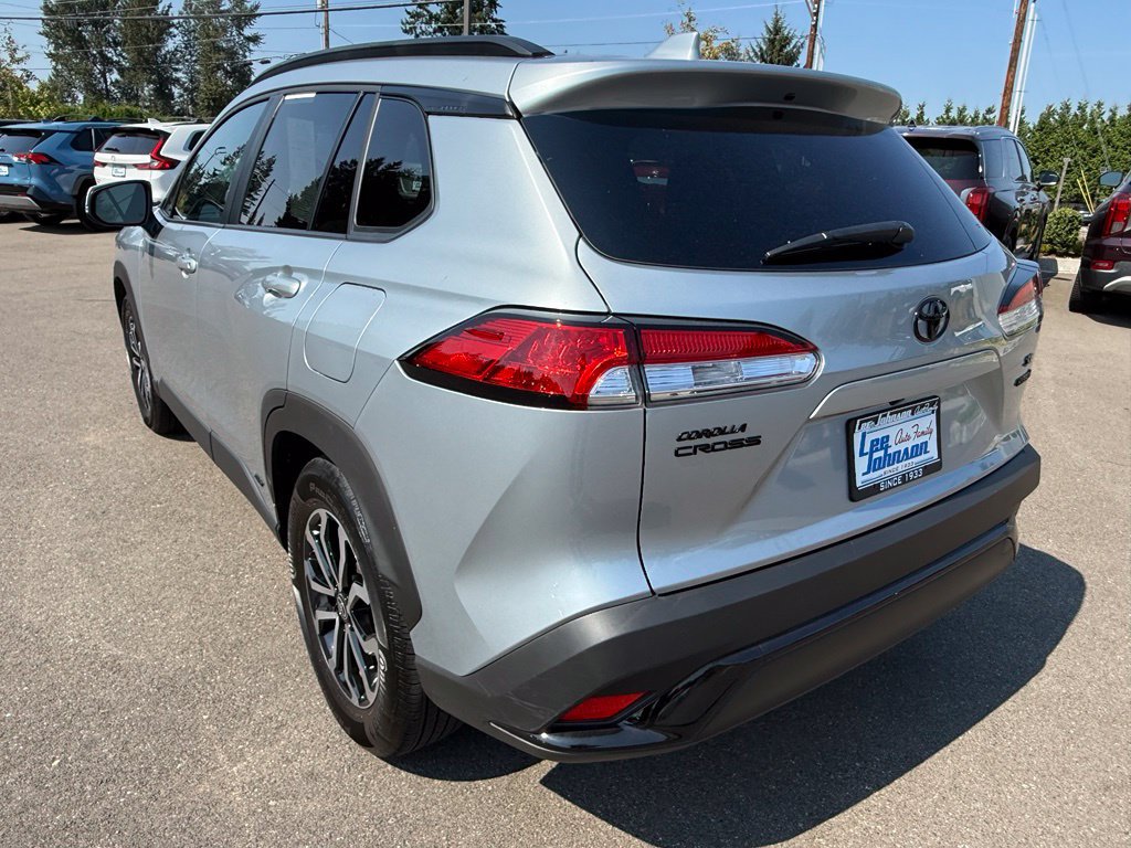 Used 2023 Toyota Corolla Cross AWD Hybrid w/ Moonroof Package image 3