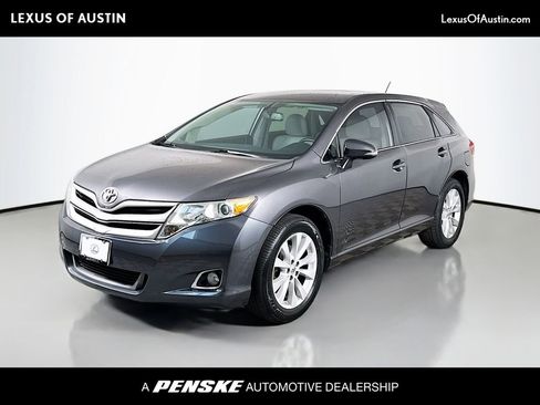 Used 2015 Toyota Venza LE image 1