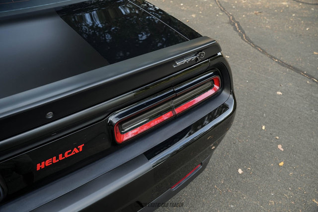 Used 2016 Dodge Challenger SRT Hellcat RWD image 62