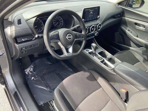 Used 2025 Nissan Sentra SV FWD image 15