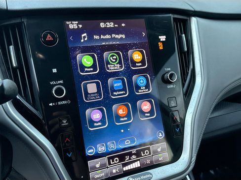 Used 2020 Subaru Outback Premium image 10