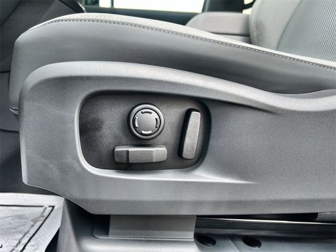 Used 2025 Land Rover Defender 110 S image 20