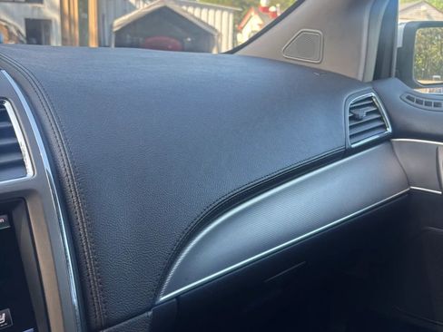 Used 2013 Lincoln MKX AWD image 27