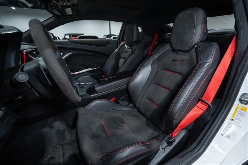 Used 2018 Chevrolet Camaro ZL1 RWD image 20
