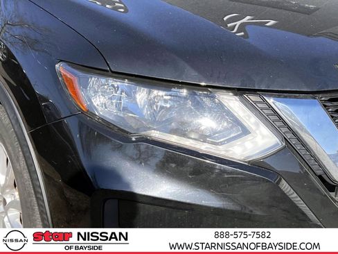 Used 2017 Nissan Rogue SV image 9