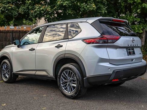 Certified 2025 Nissan Rogue S image 4