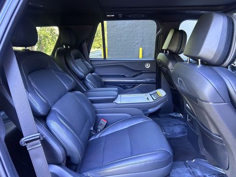 Used 2025 Lincoln Navigator Reserve w/ Jet Appearance Package AWD/4WD image 27