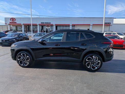 Used 2025 Chevrolet Trax RS w/ Driver Confidence Package image 6