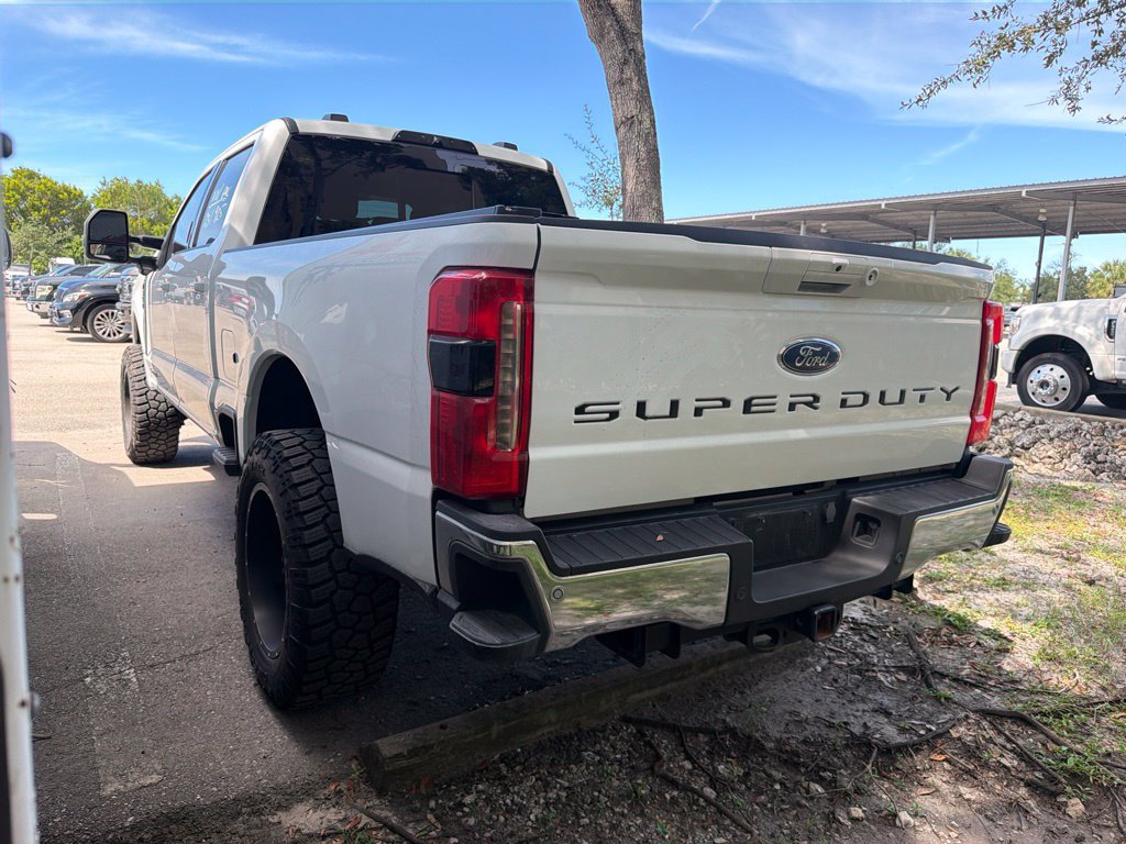 Used 2023 Ford F350 Lariat w/ Lariat Ultimate Package AWD/4WD image 5