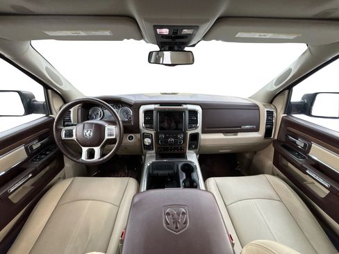 Used 2018 RAM 1500 Laramie w/ Convenience Group AWD/4WD image 17