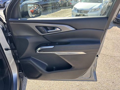 Certified 2025 Chevrolet Traverse LT image 14