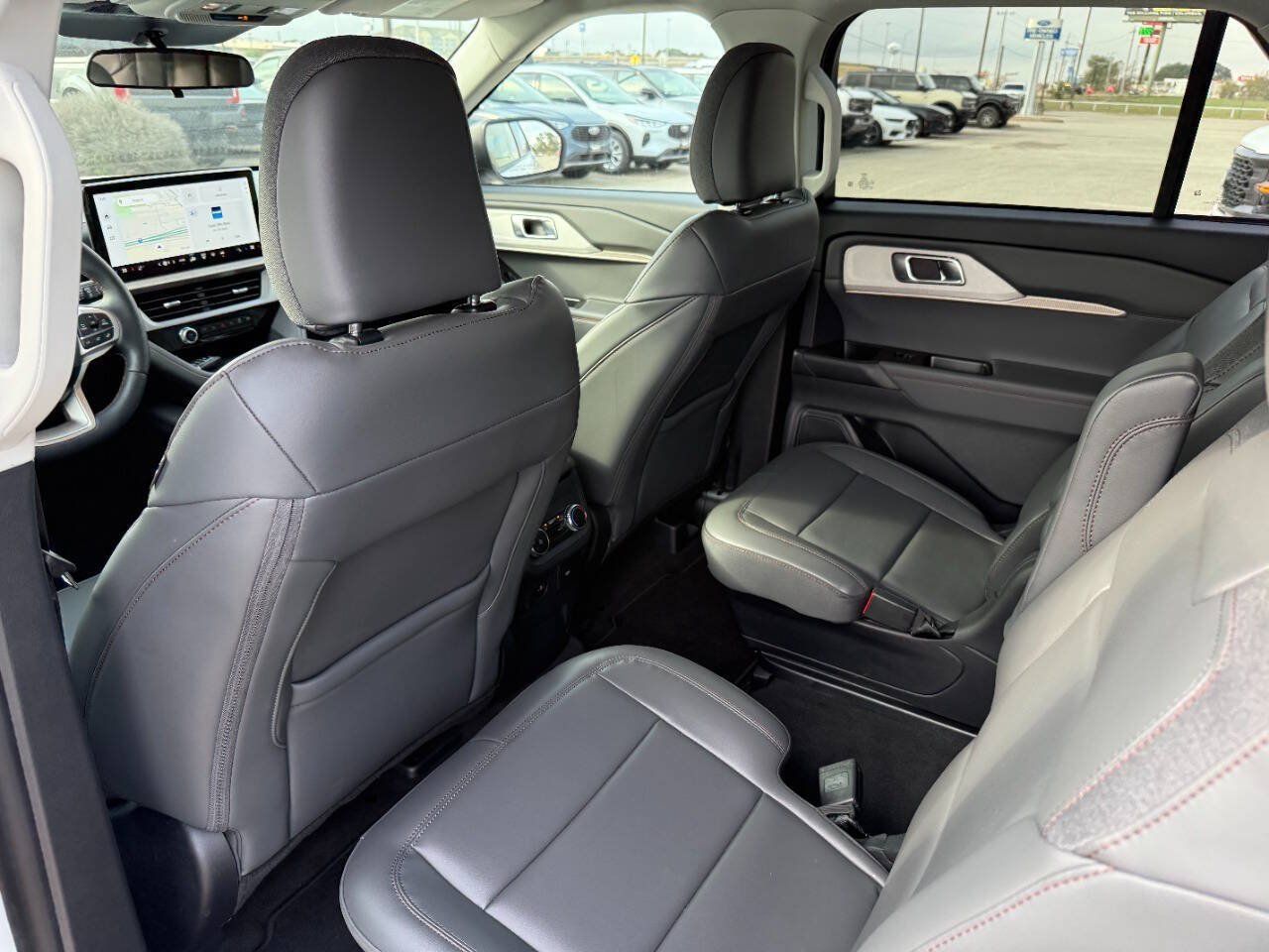 Used 2025 Ford Explorer Active w/ Active Comfort Package RWD image 13