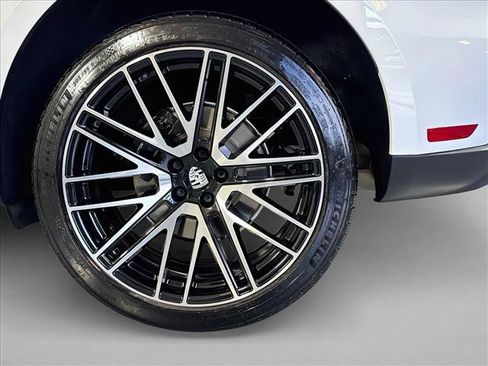 Certified 2025 Porsche Macan Turbo AWD/4WD image 25