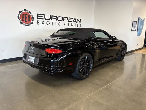 Used 2021 Bentley Continental GT image 34