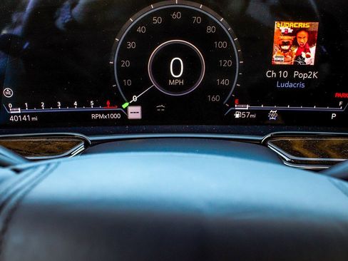 Used 2022 Cadillac Escalade ESV Sport Platinum w/ LPO, ONYX Package image 16