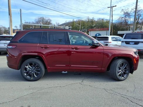 New 2026 Jeep Grand Cherokee Limited Reserve image 3