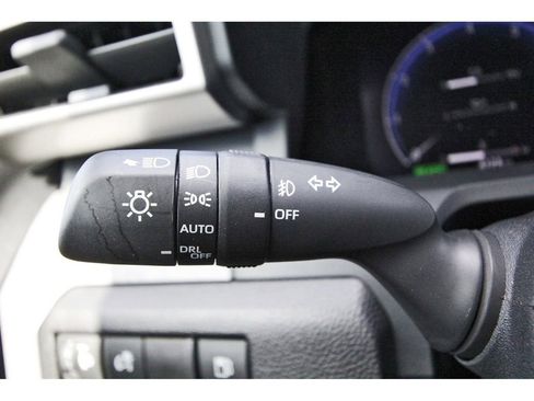 Used 2025 Toyota Tacoma Trailhunter image 17