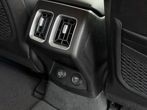 Used 2022 Kia Sorento EX image 29