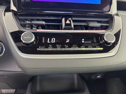 New 2026 Toyota Corolla SE image 3