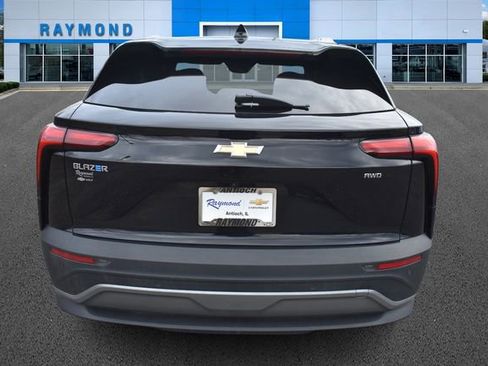 Used 2024 Chevrolet Blazer EV LT image 4
