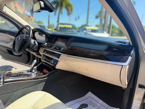 Used 2011 BMW 528i Sedan RWD image 16