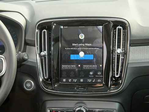 New 2026 Volvo XC40 B5 Plus w/ Protection Package Premier image 26