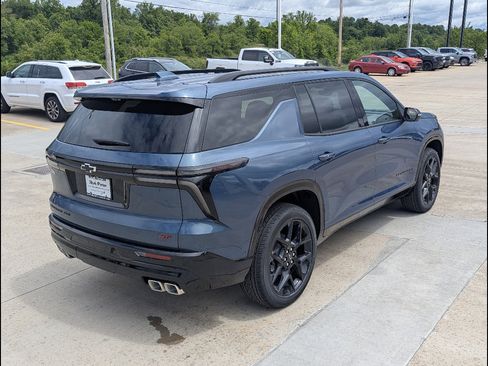 New 2026 Chevrolet Traverse RS w/ LPO, Floor Liner Package AWD/4WD image 7