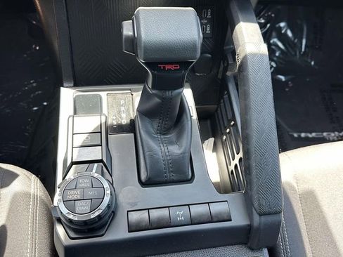 Used 2024 Toyota Tacoma TRD Off-Road AWD/4WD image 17