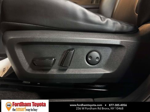 Used 2021 Nissan Rogue SV w/ Premium Package AWD/4WD image 18