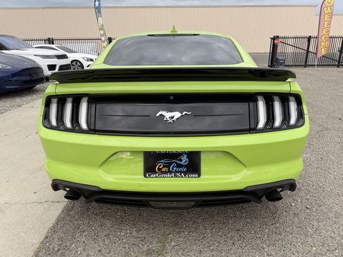 Used 2020 Ford Mustang Coupe RWD image 5