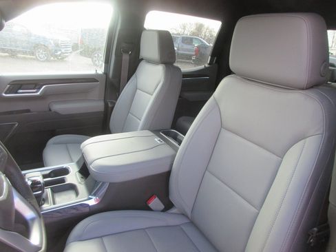 New 2026 GMC Sierra 1500 SLT w/ SLT Premium Package image 13