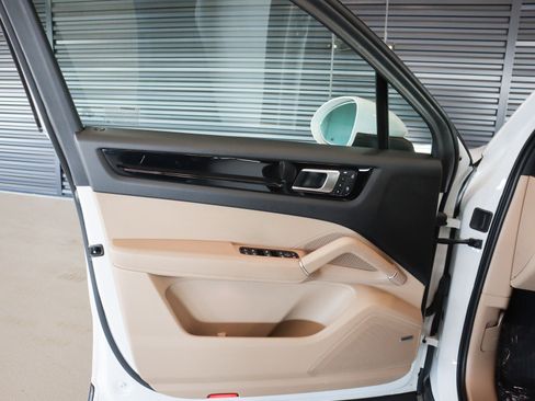 Certified 2023 Porsche Cayenne image 23