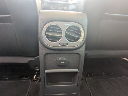 Used 2016 Volkswagen Tiguan SE AWD/4WD image 16