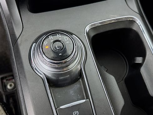 Used 2020 Ford Fusion SE w/ Equipment Group 151A image 19