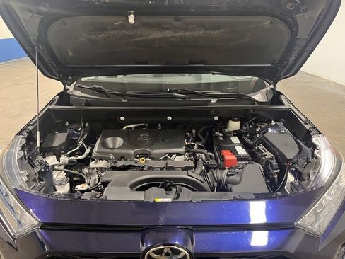 Used 2021 Toyota RAV4 XLE Premium image 9