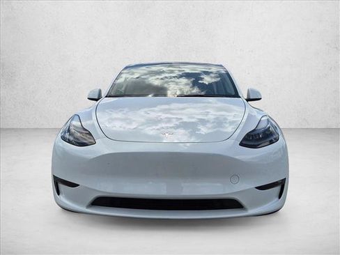Used 2023 Tesla Model Y Performance AWD/4WD image 2