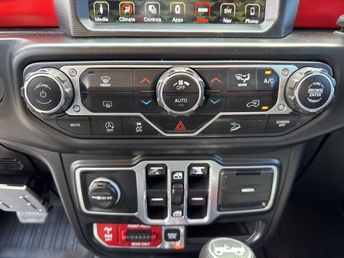 Used 2018 Jeep Wrangler Unlimited Rubicon image 37