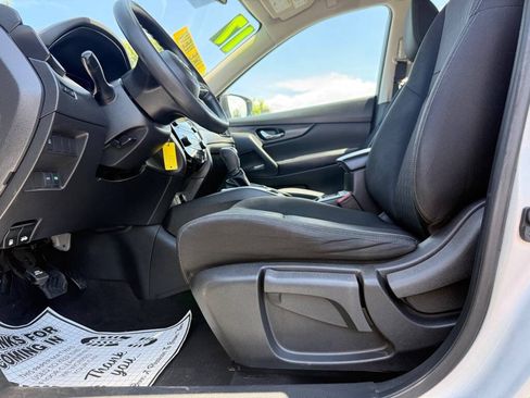 Used 2017 Nissan Rogue S FWD image 11
