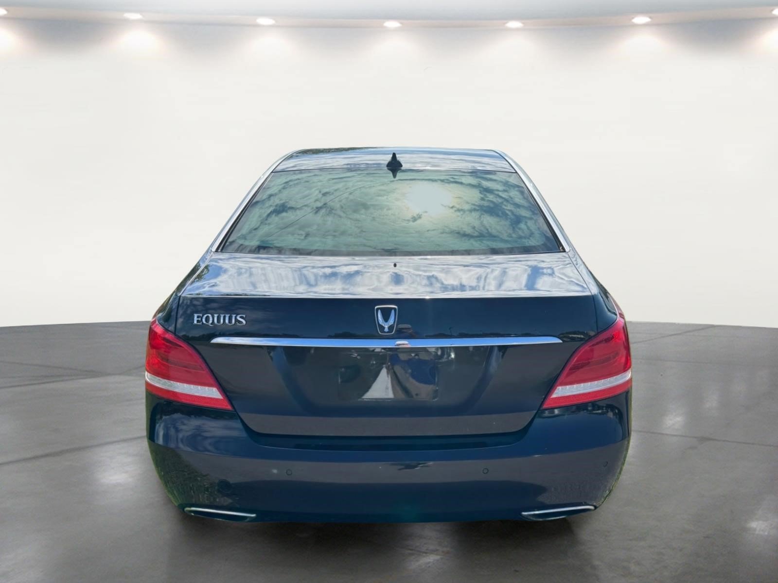 Used 2015 Hyundai Equus Signature RWD image 14