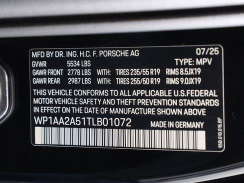 Certified 2026 Porsche Macan image 19