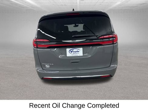 Used 2025 Chrysler Pacifica Select FWD image 12