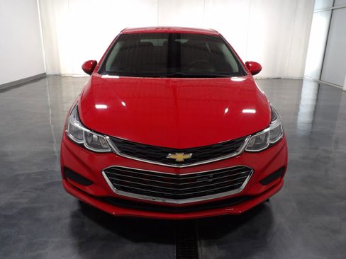Used 2018 Chevrolet Cruze LS image 2