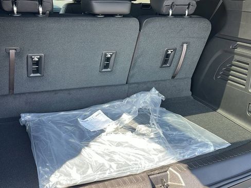 New 2025 GMC Acadia Elevation w/ Elevation Premium Package image 27