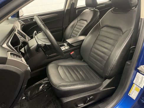 Used 2018 Ford Fusion SE w/ Fusion SE Technology Package image 12