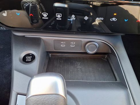 New 2026 Nissan Sentra SR w/ SR Premium Package FWD image 54