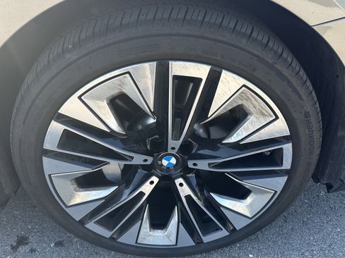 Used 2025 BMW 530i xDrive 530i xDrive w/ Premium Package image 15