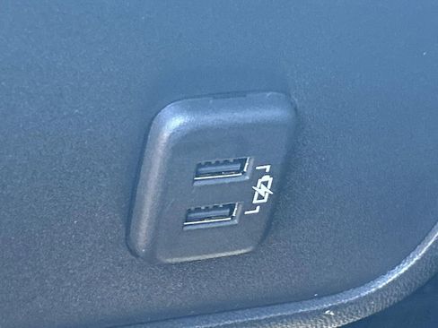Used 2020 Chevrolet Equinox LT w/ Driver Convenience Package FWD image 25