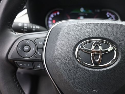 Used 2024 Toyota RAV4 XLE Premium image 15